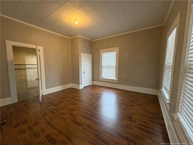 Building Photo - 3174 Lindsay Rd