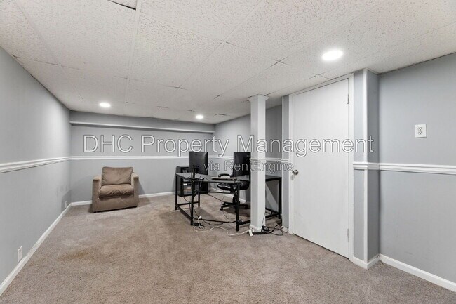 Building Photo - 652 Bantry Ln