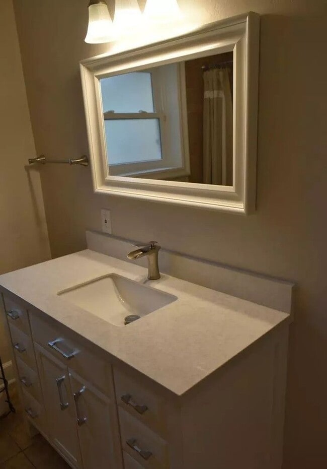 Building Photo - Upgraded Spanish Charmer in Talmadge