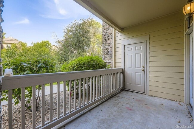 Building Photo - Bright and open three bedroom two full bat...