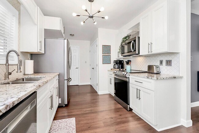 Building Photo - 2016 Brewton Dr