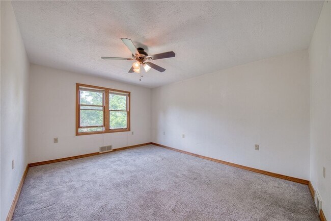 Building Photo - 4465 Mt Troy Rd Ext