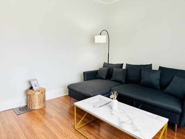 Building Photo - 450 Seward St