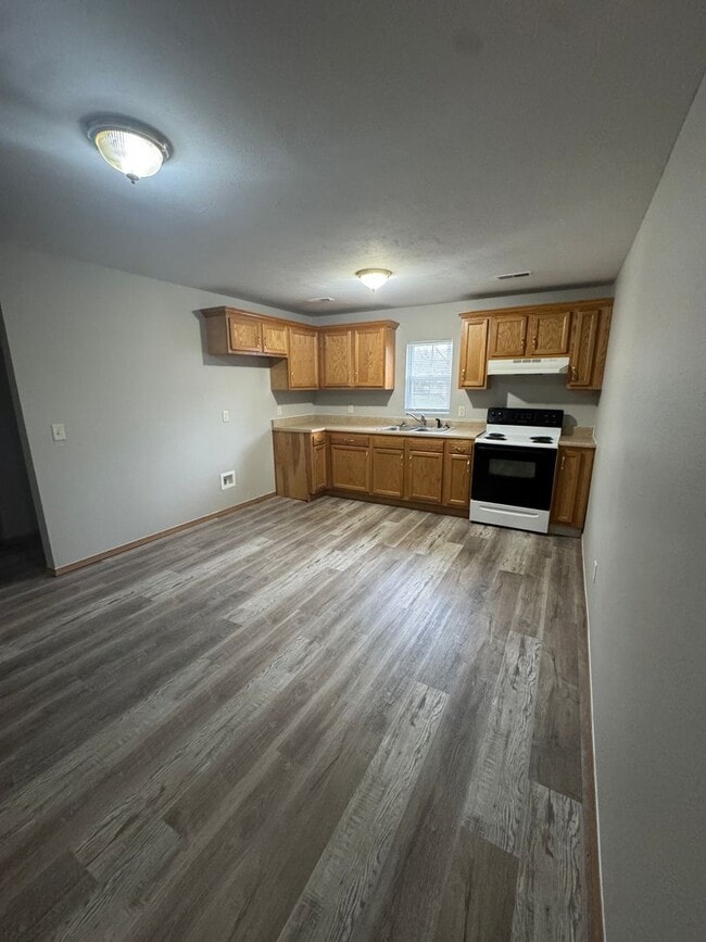 Building Photo - 817-B W. Old Route 66