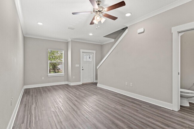 Building Photo - 322 Date Palm Ln