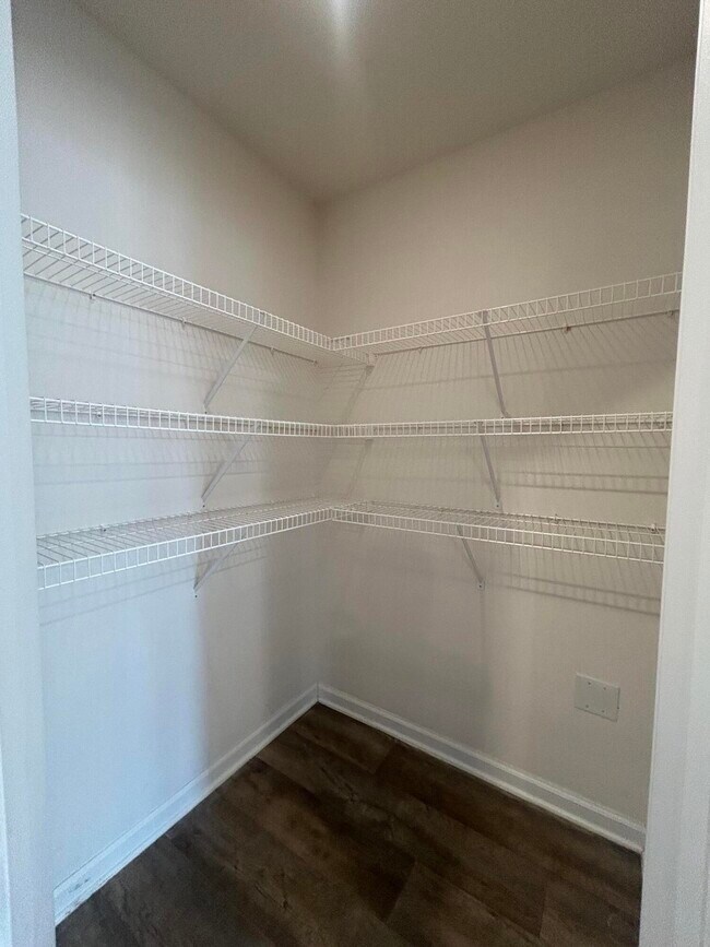 Building Photo - 916 Merganser Way