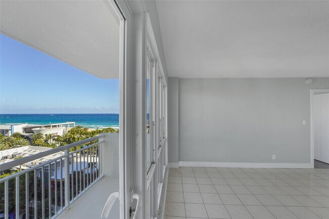 Building Photo - 133 N Pompano Beach Blvd