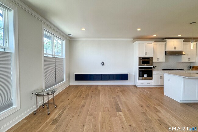Building Photo - 25 Brentwood Cir