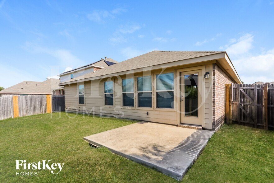 Building Photo - 517 Stone Crossing Ln