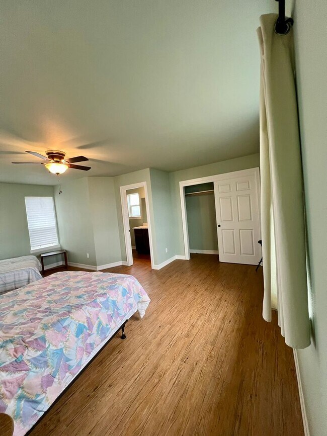 Building Photo - Waterfront 2 Bedroom Home in Ferndale!