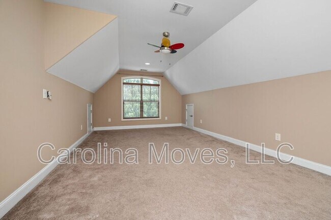 Building Photo - 213B Bell Heather Lane