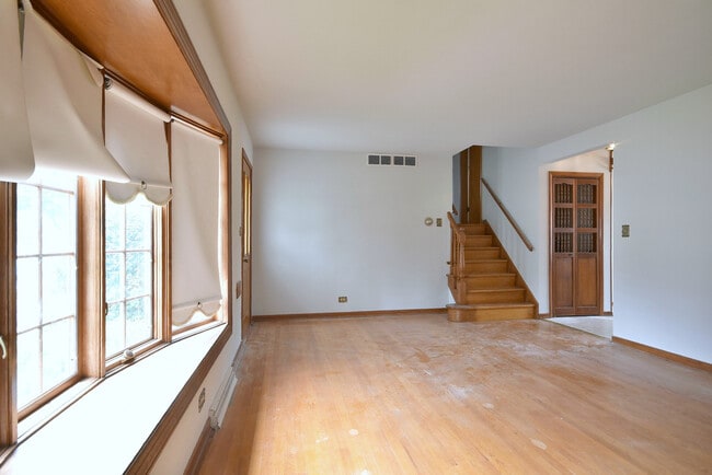 Building Photo - 8006 W Courtland Ave