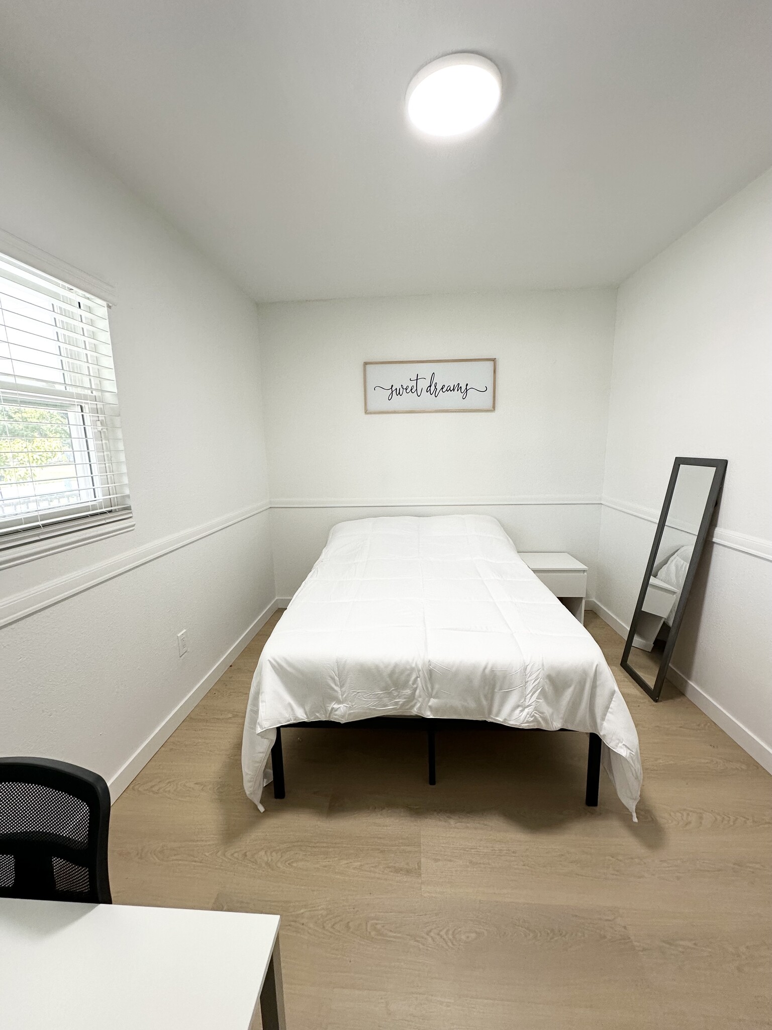 Building Photo - 4611 N Eddy Dr