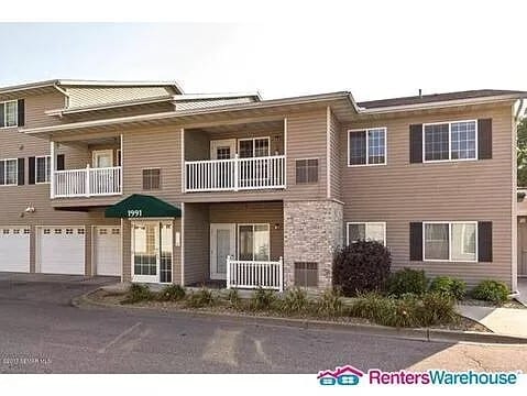 Building Photo - 1991 29th Pl NW