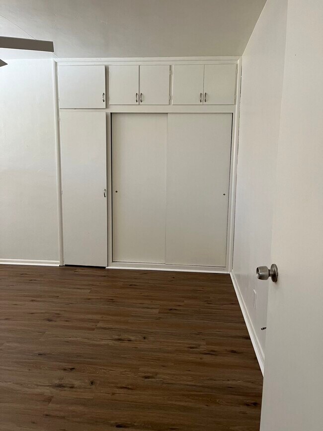 Building Photo - Property 1