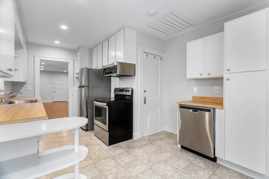 Building Photo - 4105 Adams St