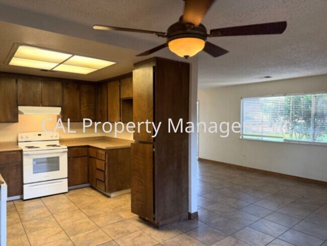 Building Photo - Northgate Village Condo 2-Bedroom 1-Bathroom!