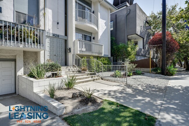 Building Photo - 428 S Venice Blvd