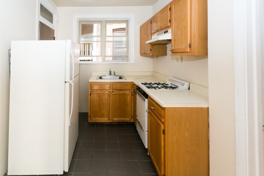 Building Photo - 4234 N Paulina