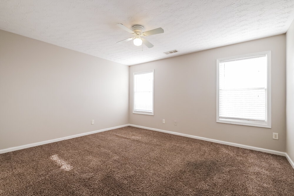 Building Photo - 111 Village Dr