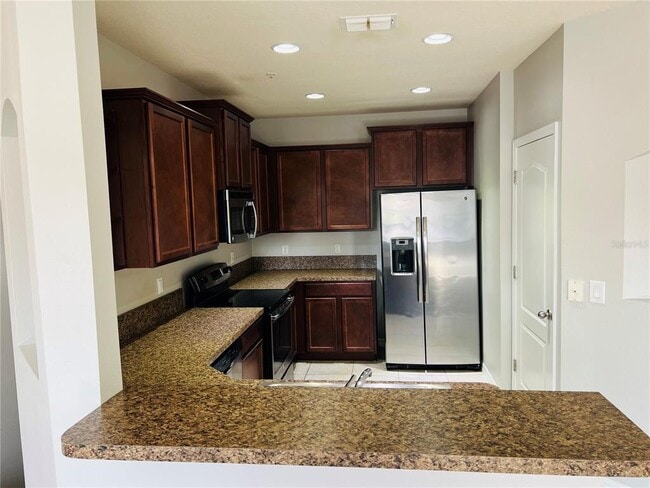 Building Photo - 6562 S Goldenrod Rd