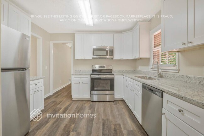 Building Photo - 2907 Barcelona Way