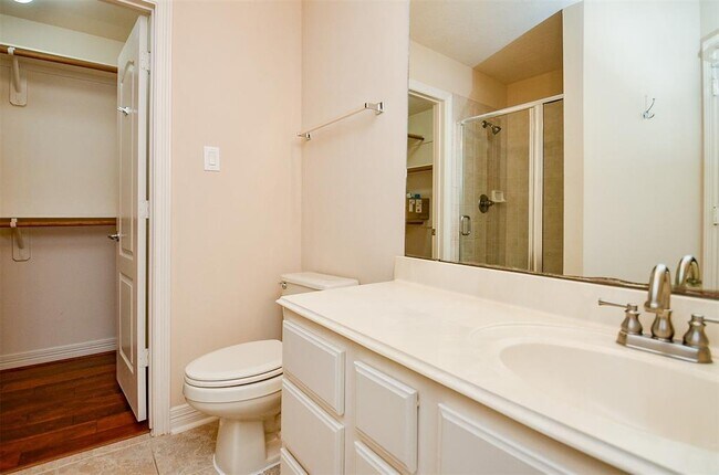 Building Photo - 7610 Breezeway Bend Ln