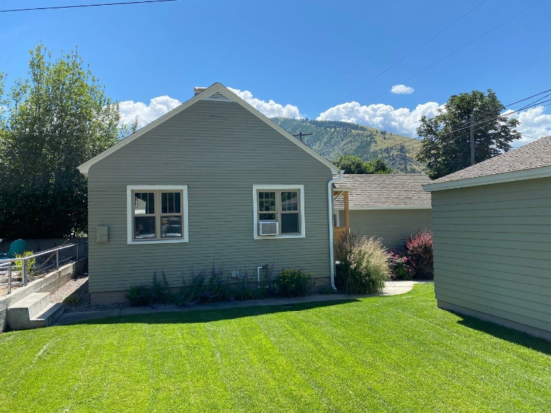 Building Photo - 1007 Poplar St