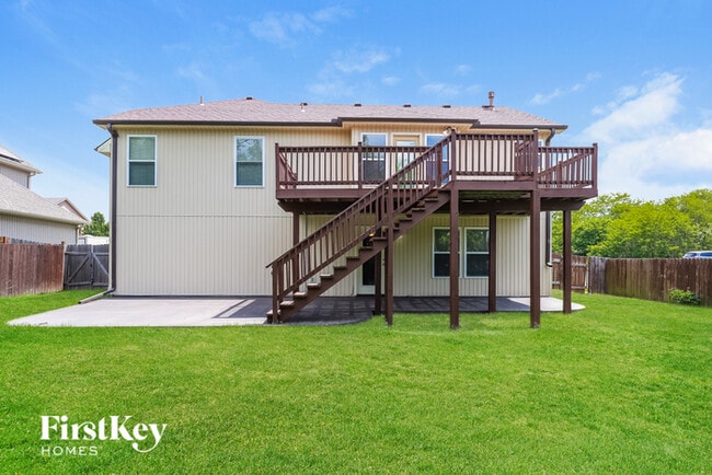 Building Photo - 8700 N Colrain Ct