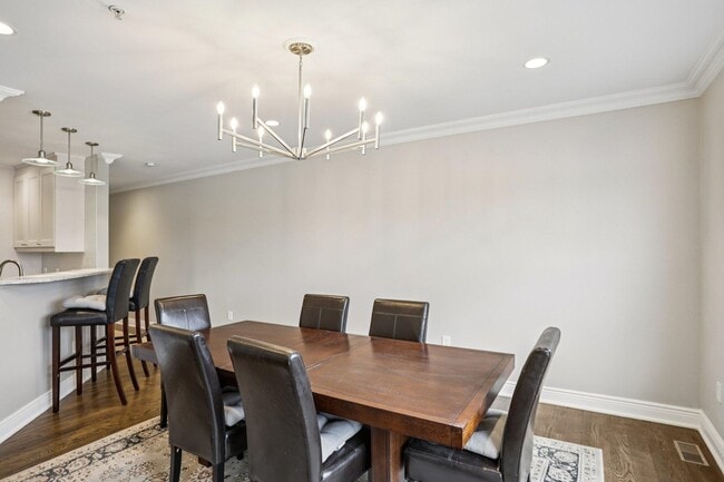 Building Photo - 343 The Promenade