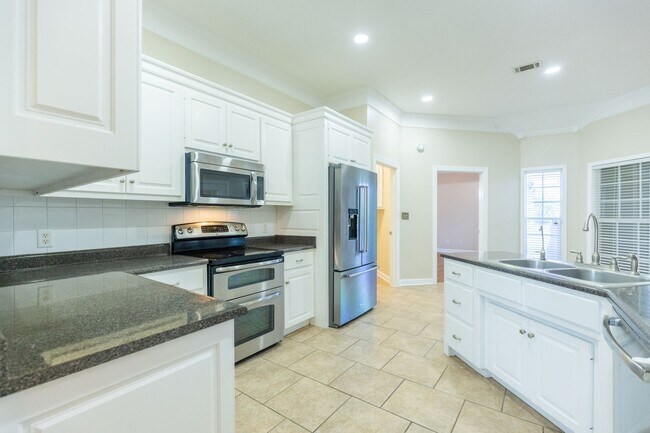 Building Photo - 4004 Grey Oak Dr
