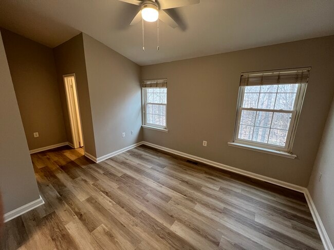 Building Photo - 5102 Spring Branch Blvd