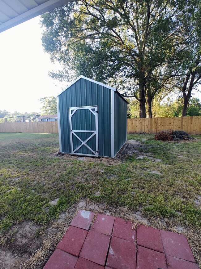 Building Photo - 105 Lumberton Dr