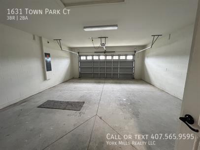 Building Photo - 1631 Town Park Ct