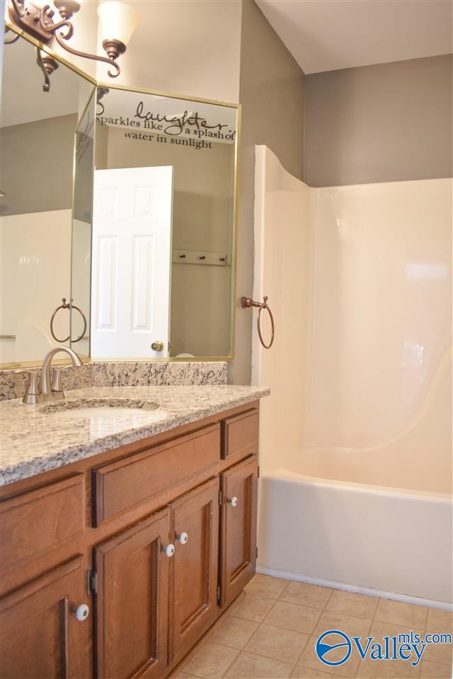 Building Photo - 105 Buttercup Ln