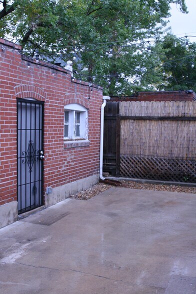 private patio area in backyard - 25 E Exposition Ave