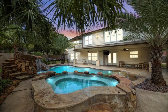 Building Photo - 903 Sugarfield Ct