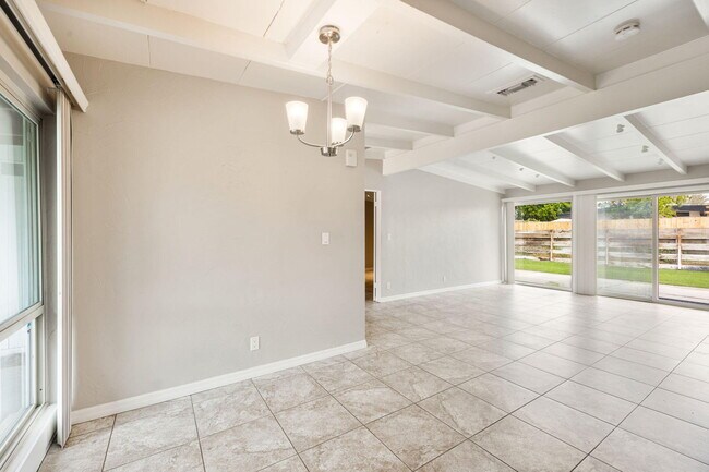 Building Photo - 71996 Vista Del Rio