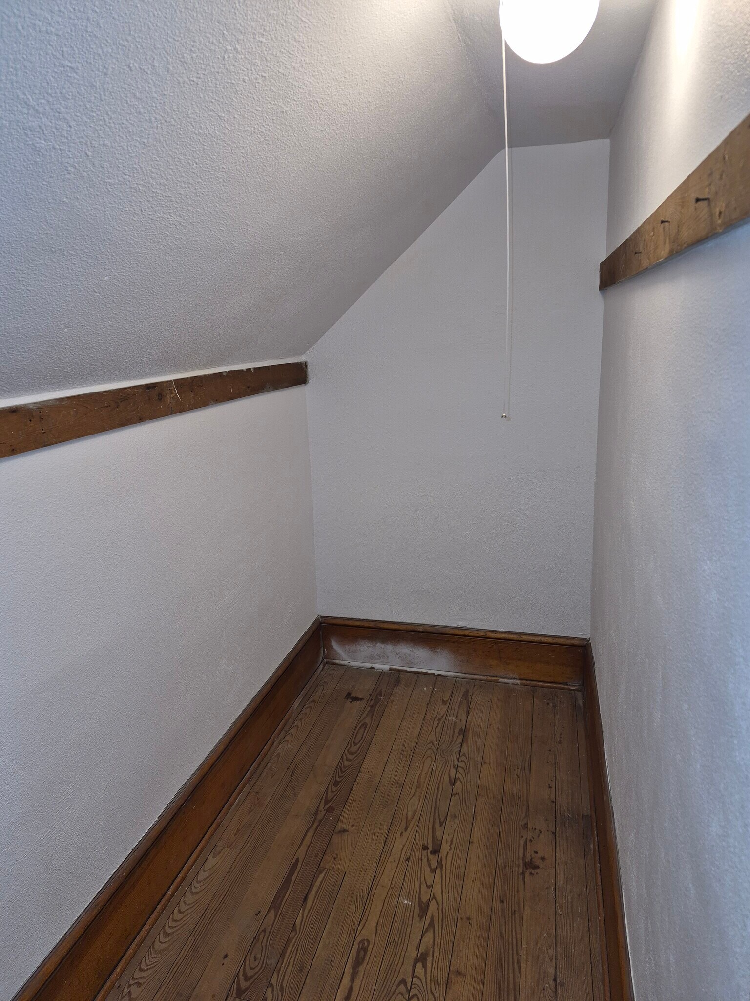 Building Photo - 202 Gadow Ln