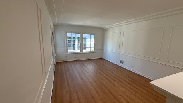 Living Room - 530 N Sycamore Ave