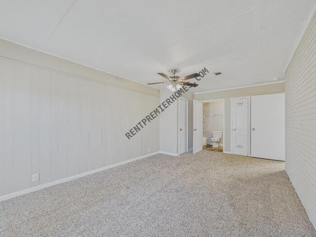 Building Photo - 1 Coral Ln