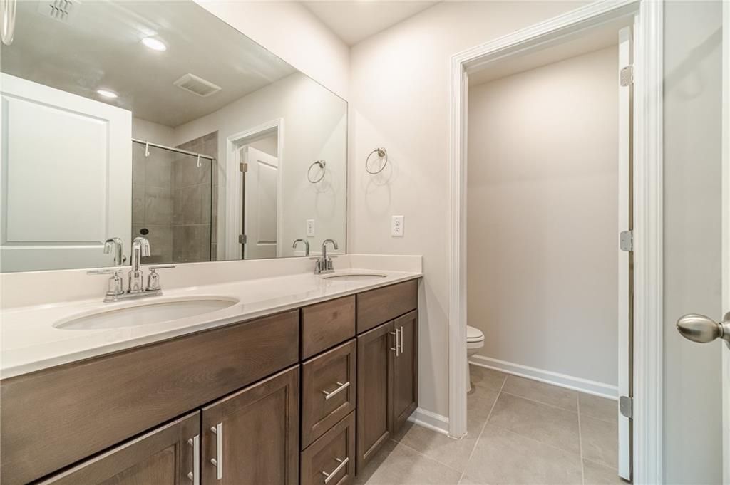 Building Photo - 1412 Villageside Ct