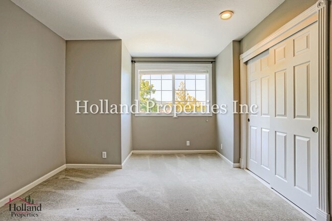 Building Photo - 16308 SW Timberland Dr