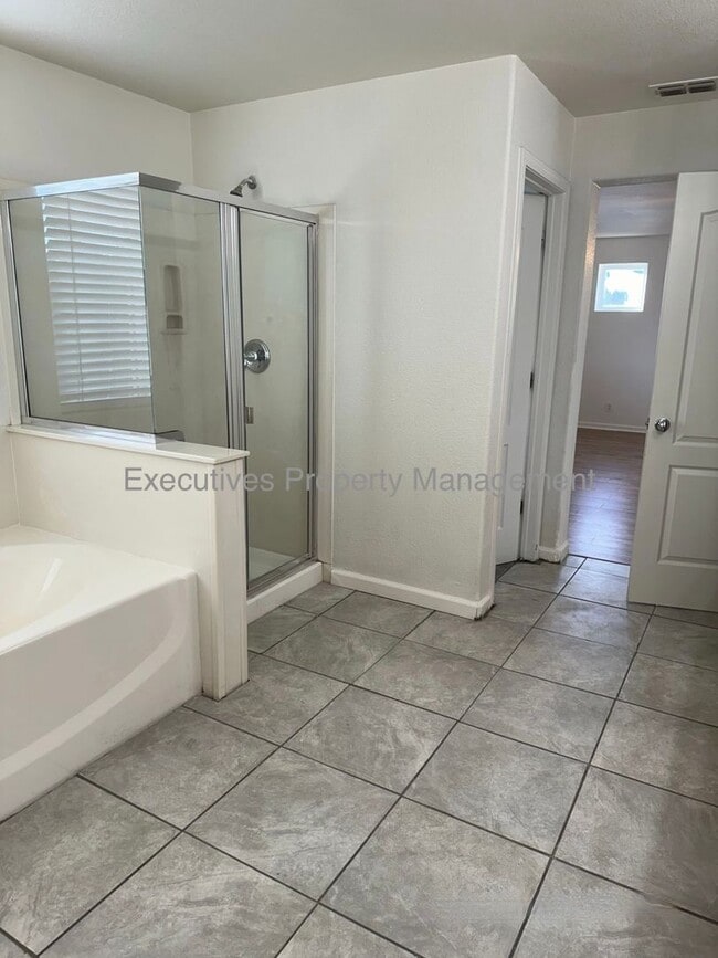 Building Photo - 182 Oleander Dr