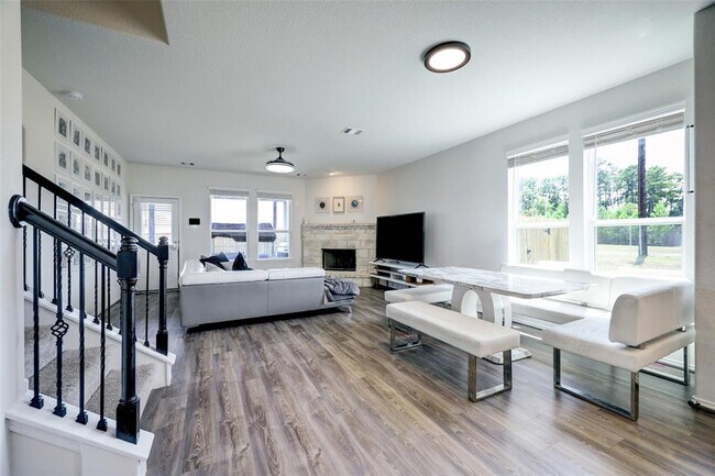 Building Photo - 10039 Cottontail Ct