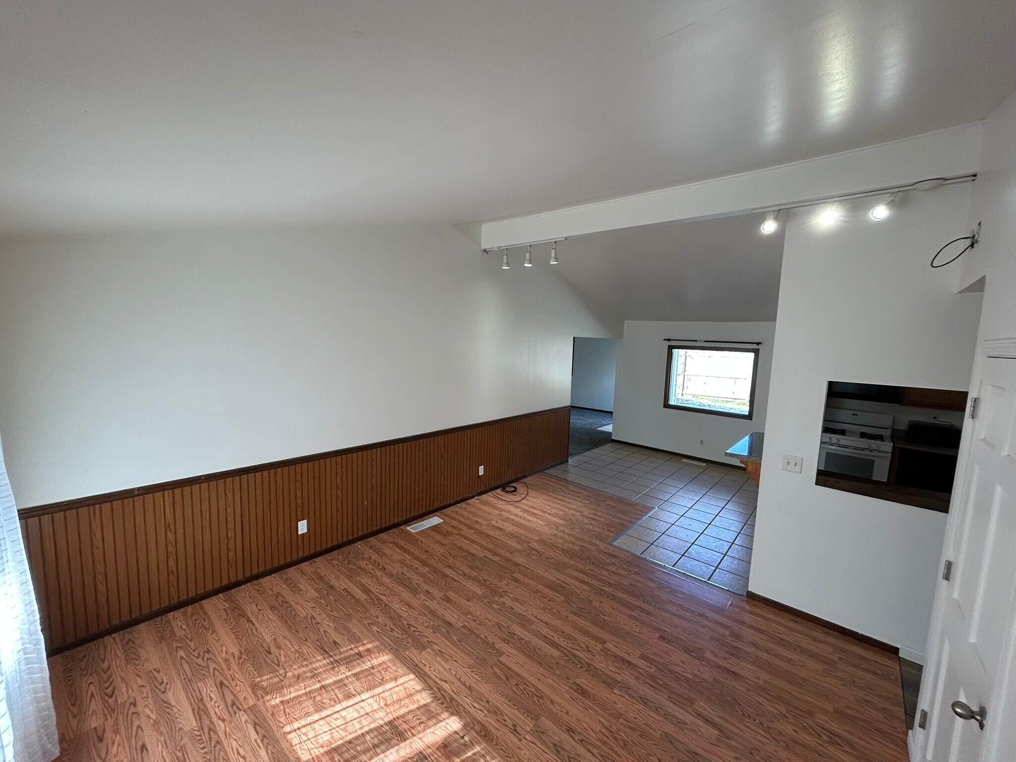 Building Photo - 1882 Paul Dr