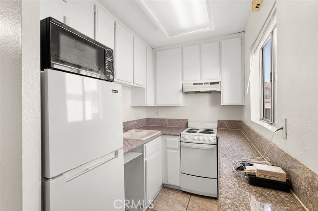 Building Photo - 3645 Country Oaks Loop