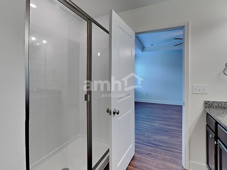 Building Photo - 919 Walden Pond Dr