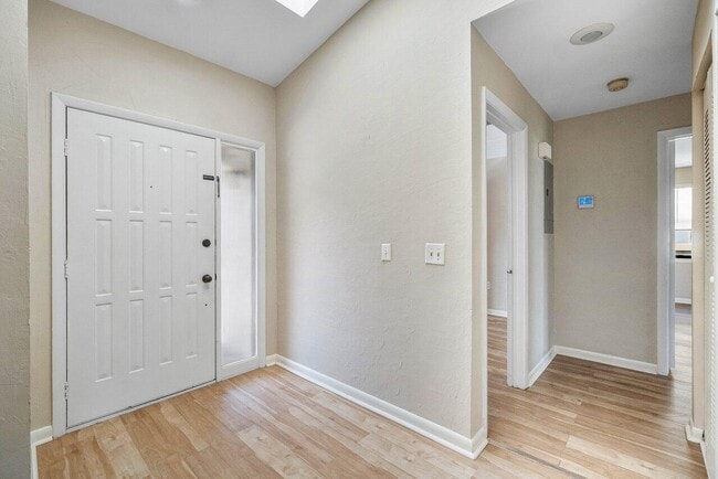 Building Photo - 13135 Chadwick Ct