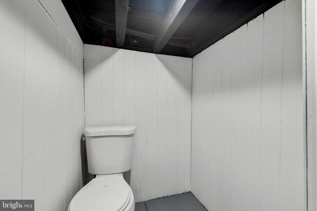 Building Photo - 6205 Elmwood Ave